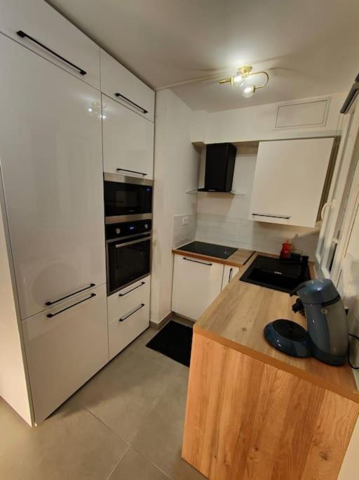 בזונס Joli Appartement Au Pied Du Tramway מראה חיצוני תמונה